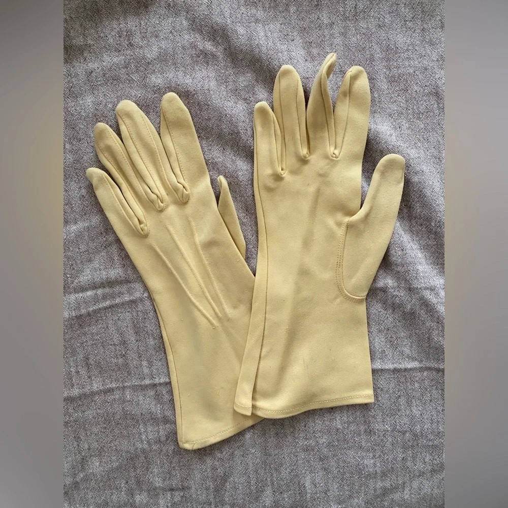 VINTAGE SHALIMAR CANARY CREAM GLOVES